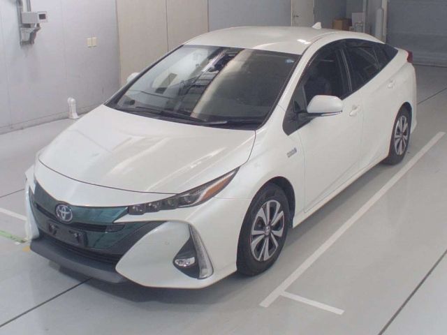 30156 Toyota Prius phv ZVW52 2019 г. (CAA Chubu)